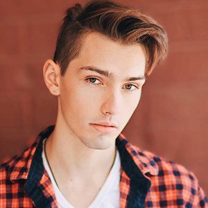 Meet your Posher, Connor